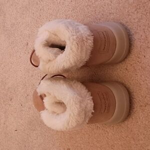 Skechers Women's Ankle boots 7.5 tan color